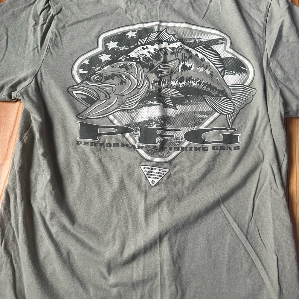 Men’s Columbia T shirt
